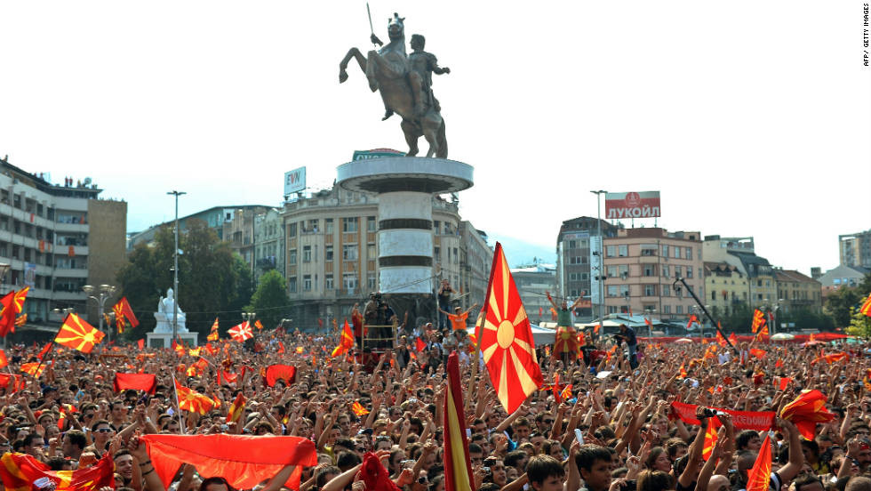 Ρωσικό τσουνάμι σαρώνει Αλβανούς και ΠΓΔΜ -Επιασε δουλειά η GRU και μας εκλιπαρεί η ΠΓΔΜ  – Νέος πρωθυπουργός: «Προβοκάτσιες κατά της Ελλάδας οι τοποθετήσεις ανδριάντων Μέγας Αλέξανδρος, Φίλιππος, κ.ά» – Nα μεταφέρουμε στο «σπίτι τους» τα αγάλματα!